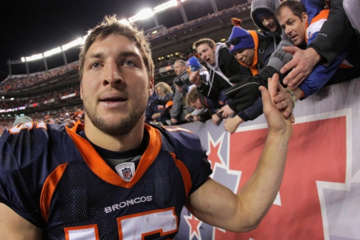 Tebow signs with Patriots