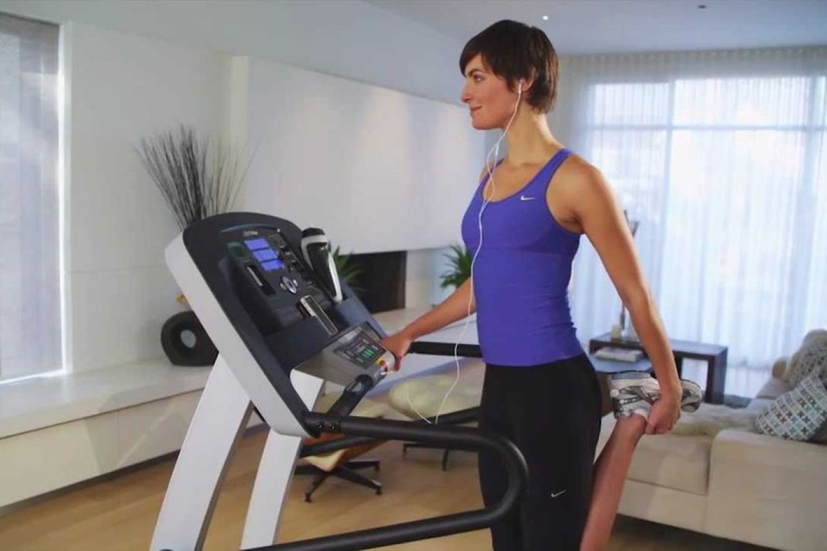 Life fitness f1 sales smart folding treadmill