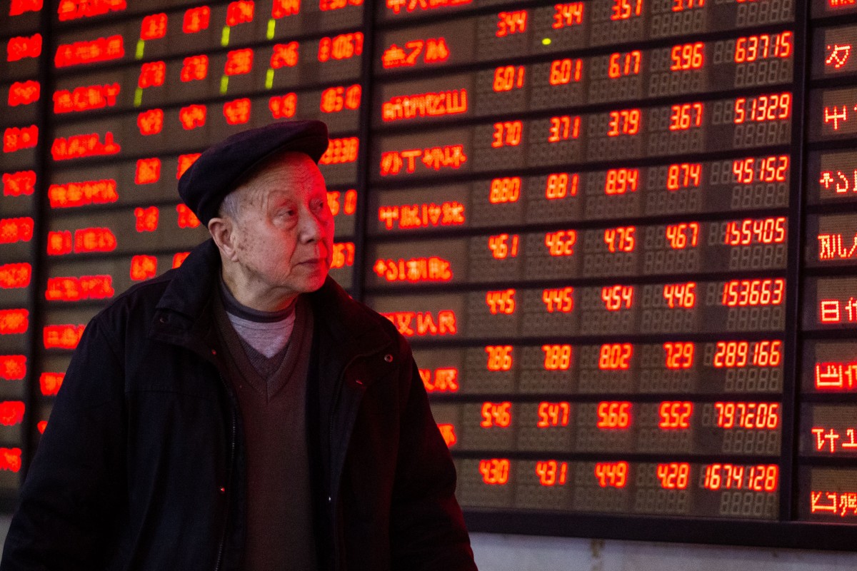 An investor checks out stock prices in Nanjing, capital of east China's Jiangsu Province on March 4, 2019. Photo: Xinhua 
