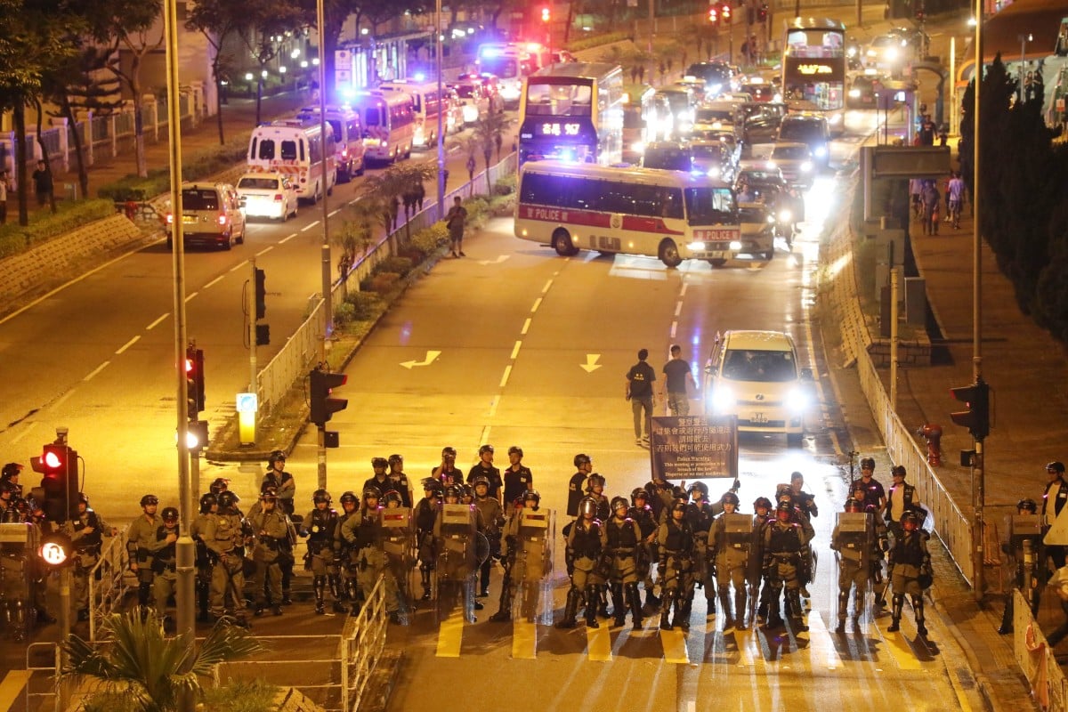 A police cordon in Tin Shui Wai. Photo: Dickson Lee