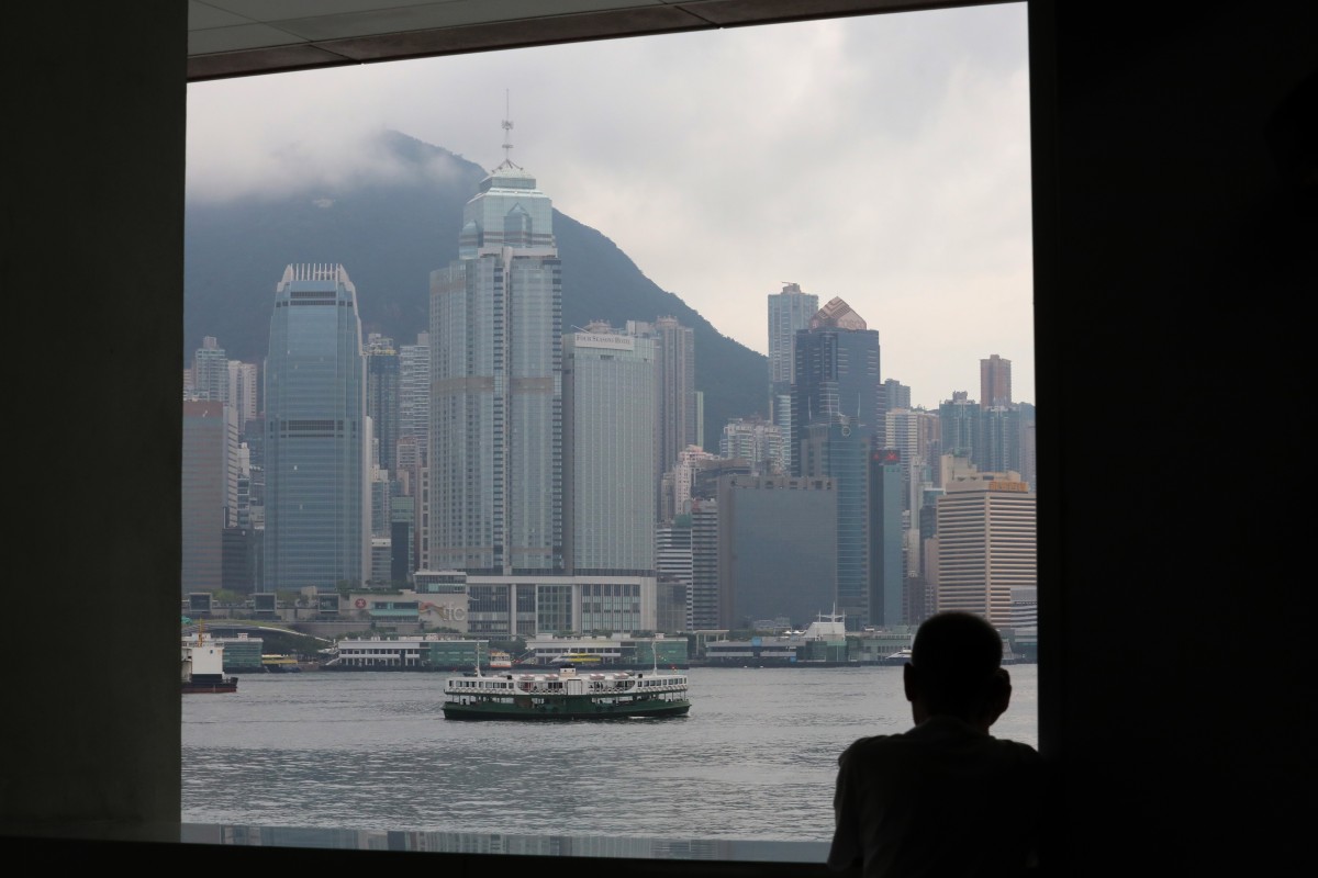 Hang Seng Index rises to three-week high on gains by Tencent, AIA, HSBC