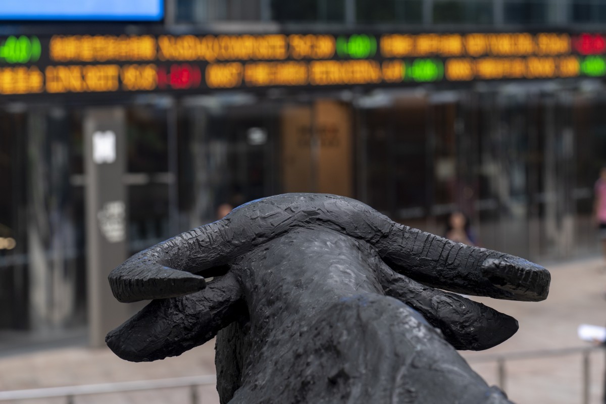 Hong Kong, China stocks decline as Iran missile launch escalates Middle East crisis