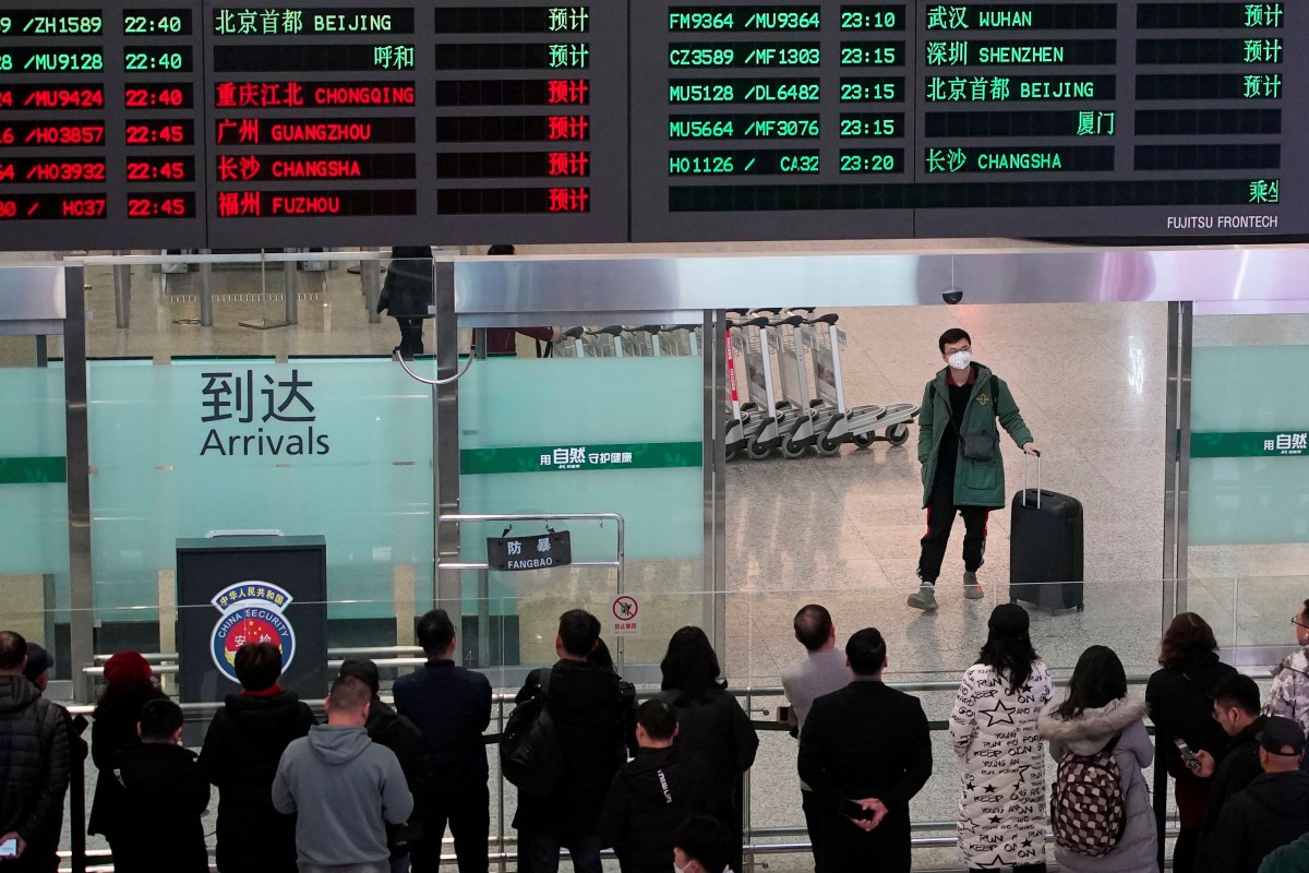 China markets are pushed up by tech shares, Hong Kong stocks have best day in nine sessions