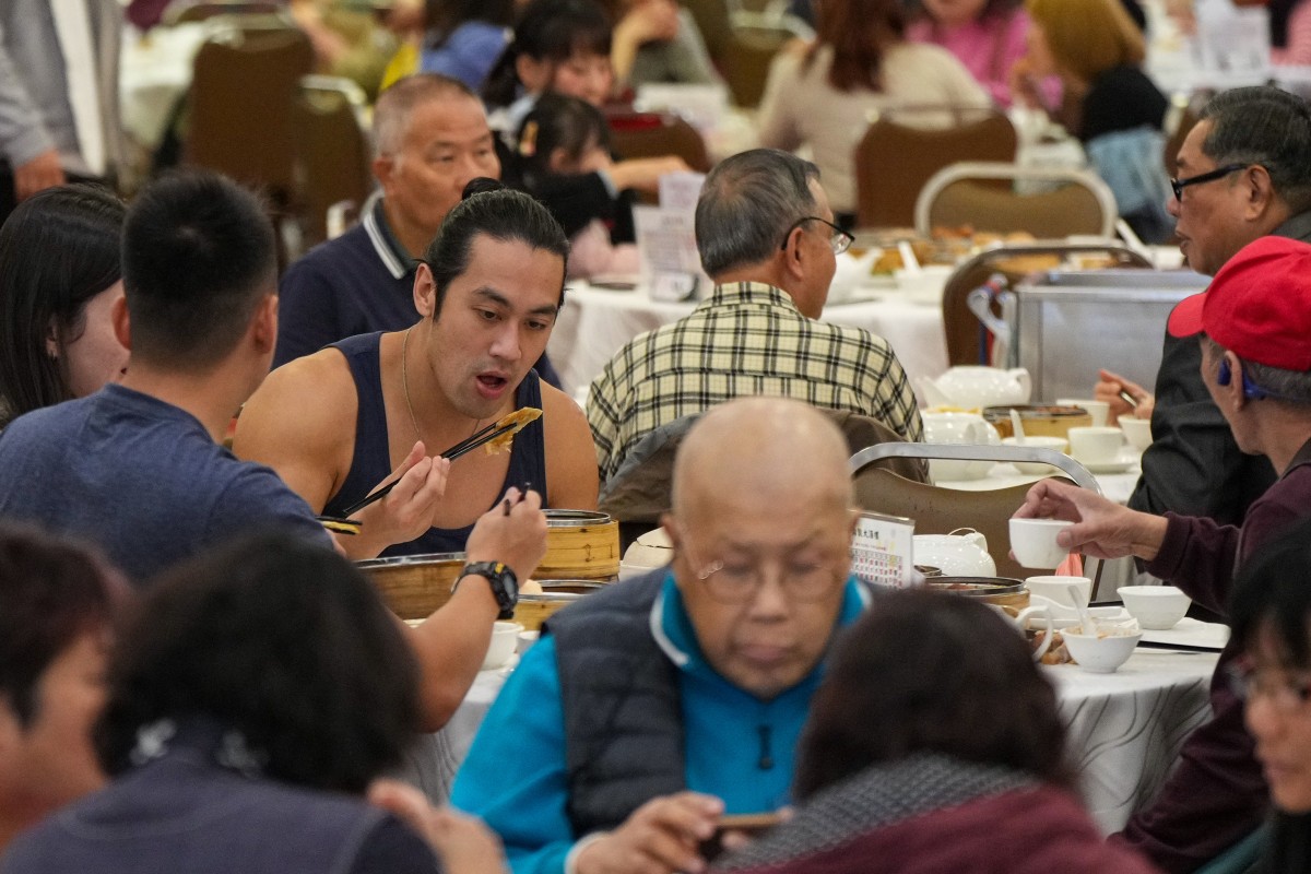 Diners pack a Mong Kok restaurant for lunch over the Lunar New Year holiday. Photo: Eugene Lee