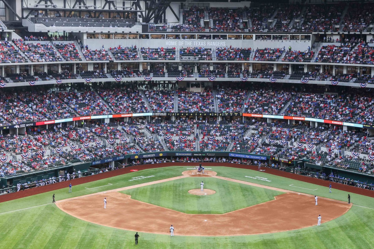 Mlb Nearly 40 000 Fans Pack Stadium As Texas Rangers Welcome Toronto Blue Jays After Covid 19 Restrictions Lifted South China Morning Post Mlb Nearly 40 000 Fans Pack Stadium As Texas Rangers Welcome Toronto Blue Jays After Covid 19 Restrictions Lifted South China Morning Post