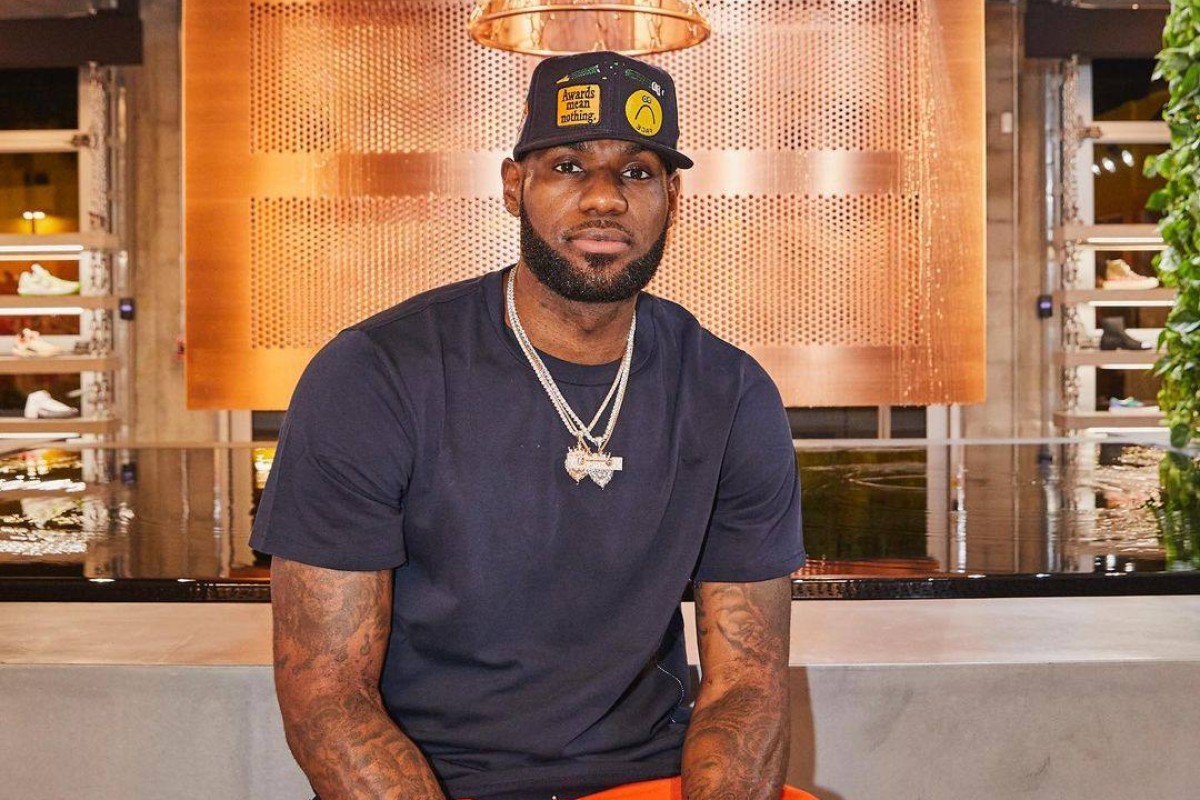 How Does Nba Star Lebron James Spend His Millions He Bought Thom Browne Suits Beverly Hills Property A Share Of Liverpool Fc And A Cryo Chamber But Won T Pay For Pandora