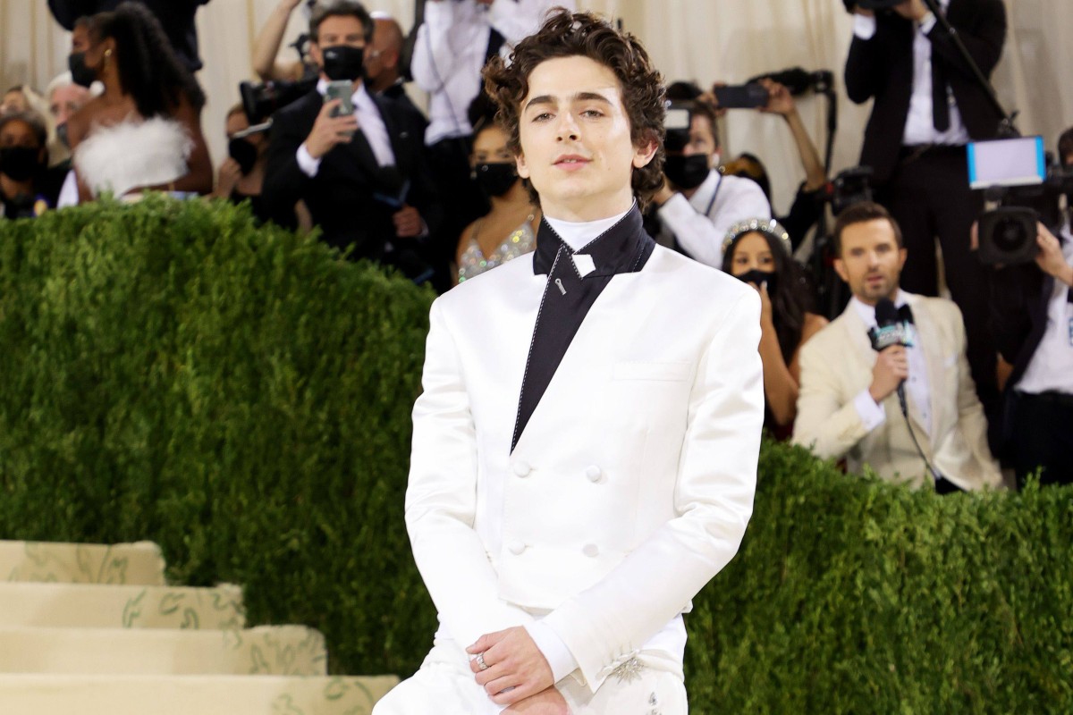How To Get Timothee Chalamet S Daring Met Gala Look The Dune Actor Paired A Designer Tux Jacket And Cartier Pin With Casual Converse Chuck Taylors And Rick Owens Sweatpants South China