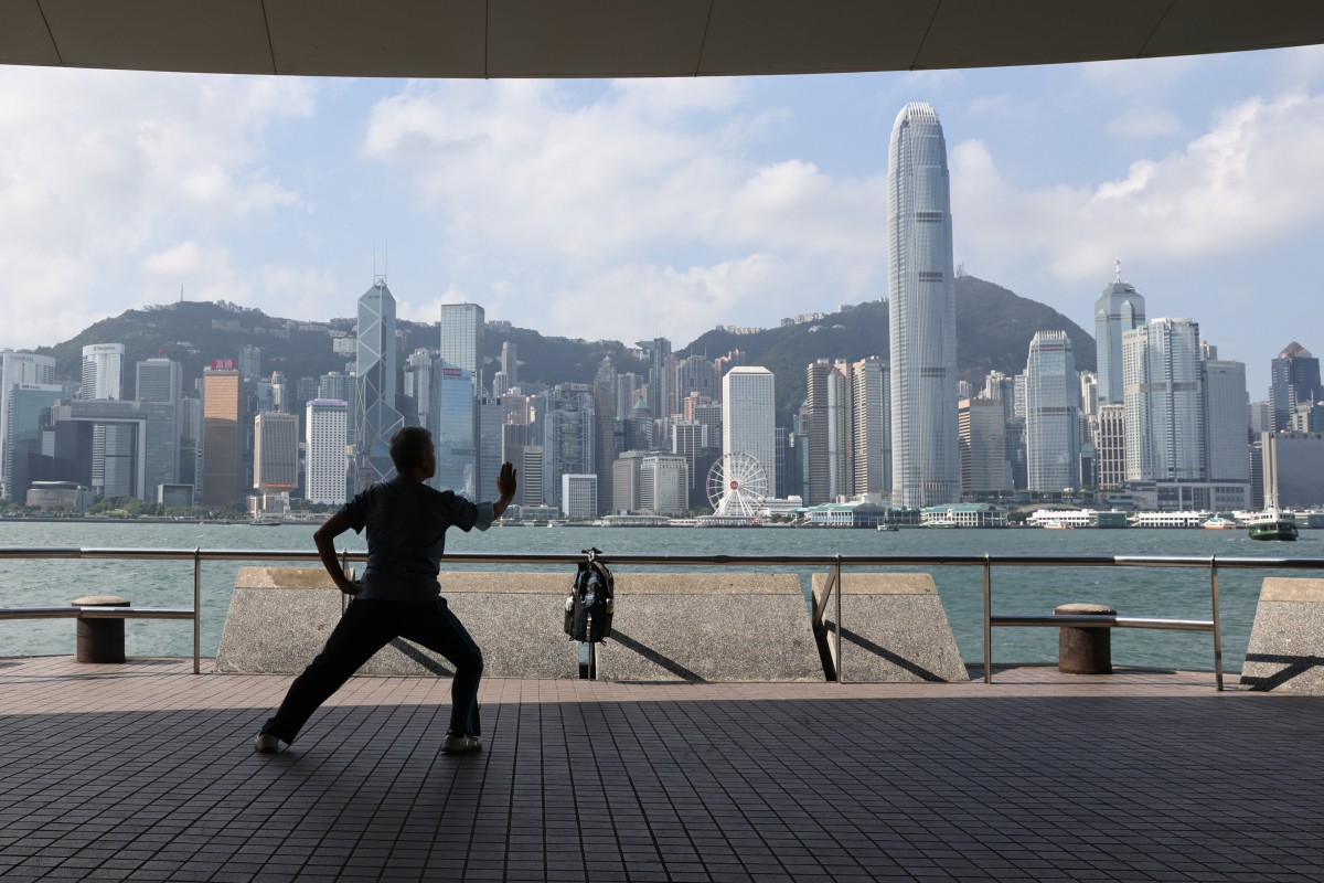 View point picture taken at Tsim Sha Tsui. 04OCT21 SCMP / K. Y. Cheng