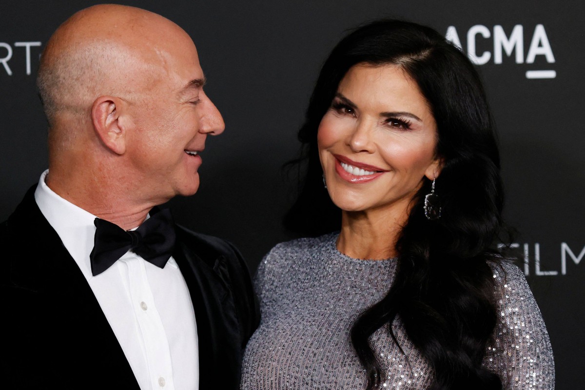 Jeff Bezos glamorous girlfriend