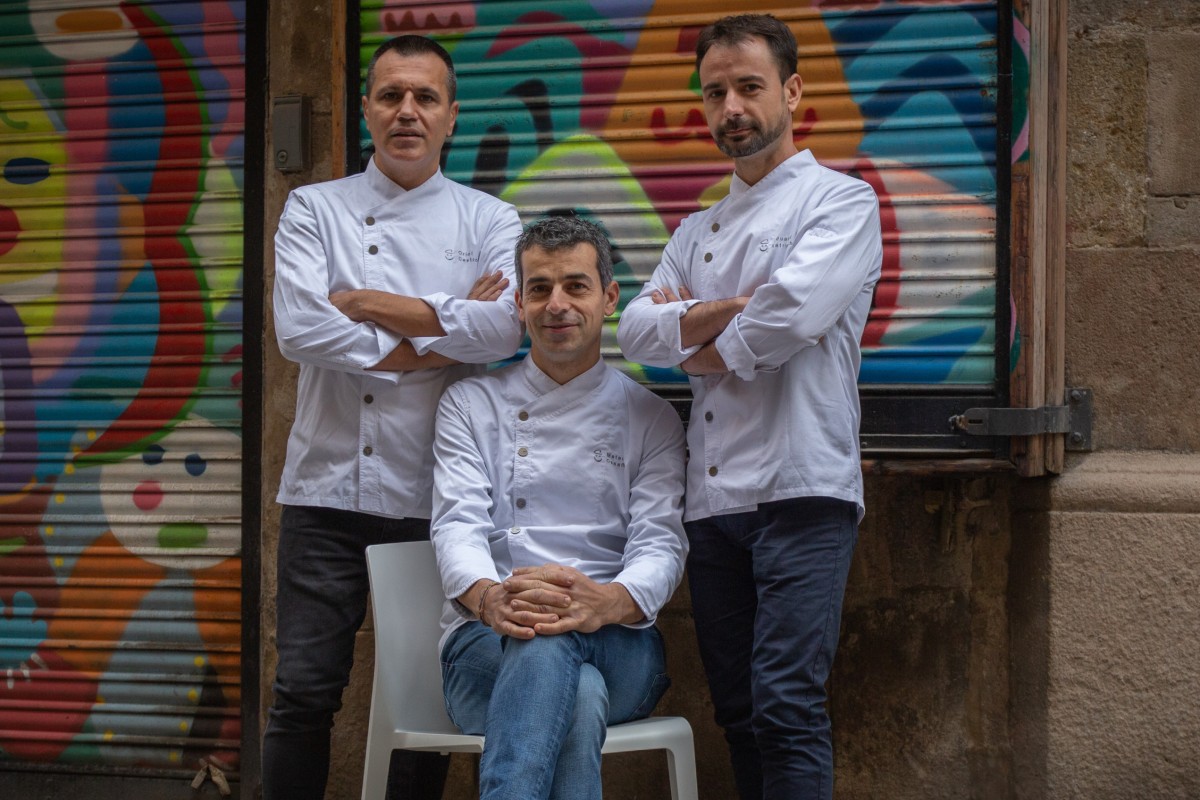 The chefs of the restaurant Disfrutar, Eduard Xatruch (right), Oriol Castro (left), and Mateu Casañas (centre) in Barcelona, Spain. They are the chefs behind Disfrutar Vol. 1. Photo: Getty Images