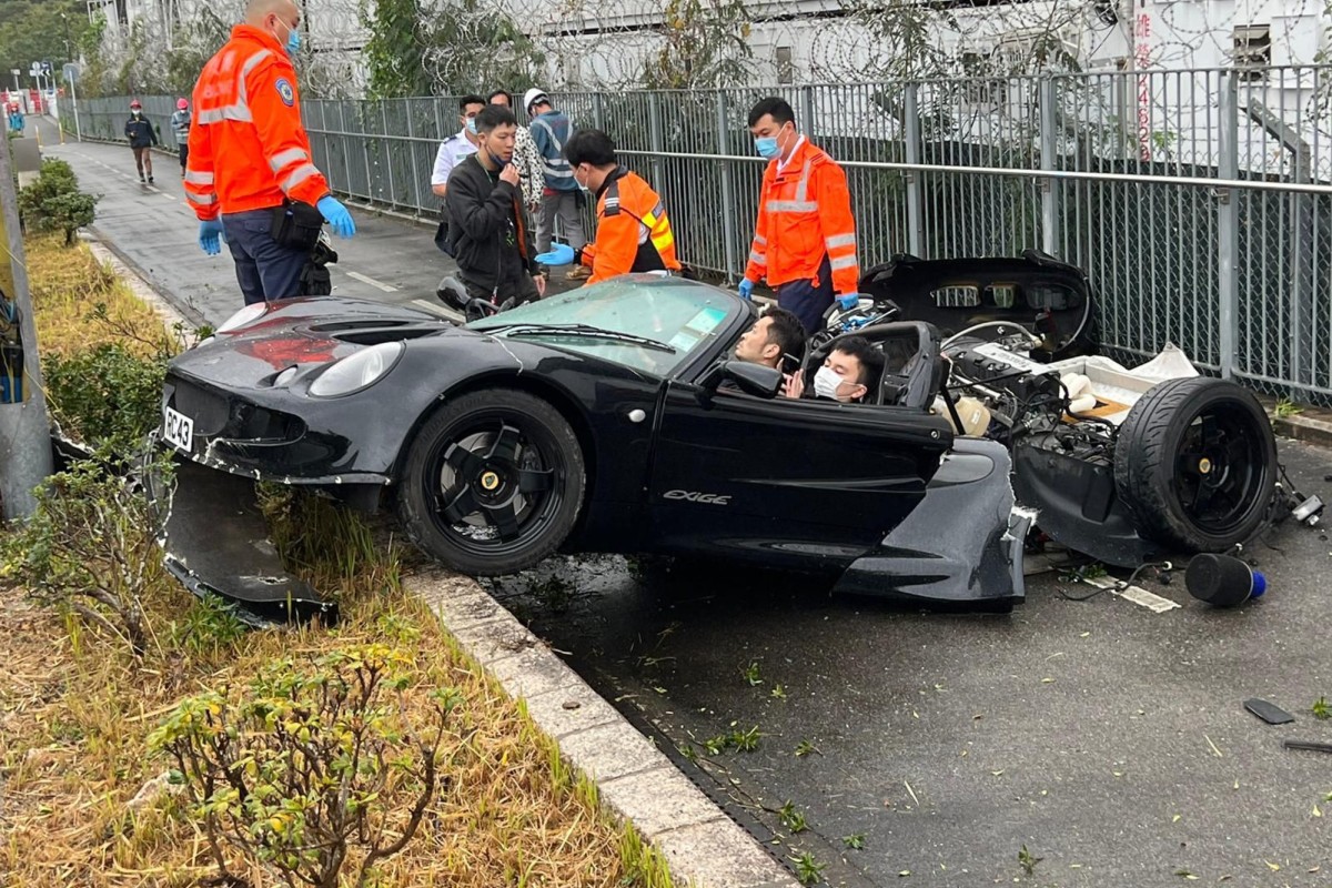 Hong Kong Driver And Passenger Narrowly Avoid Death As Airborne Black Lotus Exige Slams Into Lamp Post And Splits Nearly In Half South China Morning Post