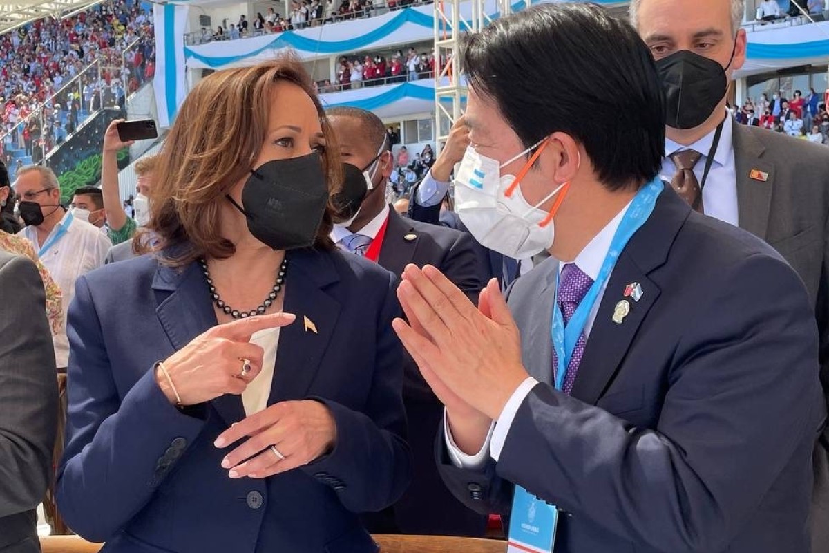 US vice-president Kamala Harris (left) and her Taiwanese counterpart William Lai at the Honduran presidential inauguration ceremony on Thursday.  Photo: CNA