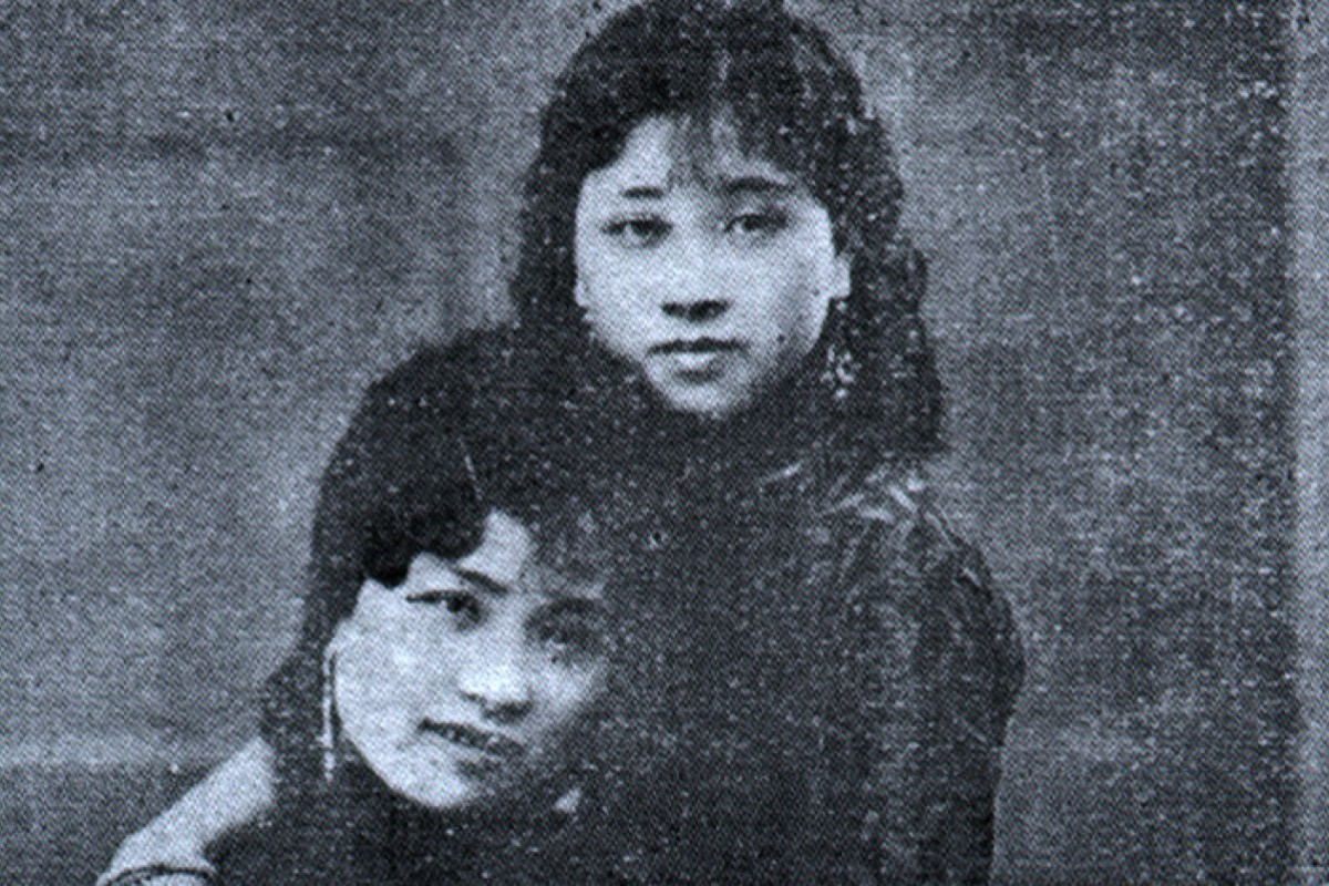 British servicemen in the 1920s and ‘30s often formed relationships with prostitutes. Portrait of Ms Siu Sheung Fei (above) and Ms Fa Yuk Lan (below), of Tsiu Lok brothel, Shek Tong Tsui, 1931.    