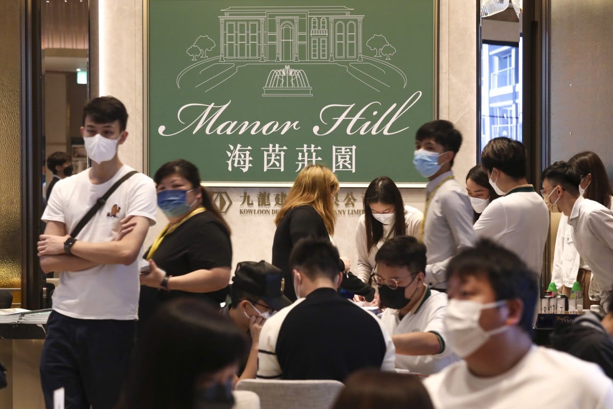 Manor Hill property sales underway at Pioneer Centre in Mong Kok, Hong Kong. Photo: SCMP / Jonathan Wong