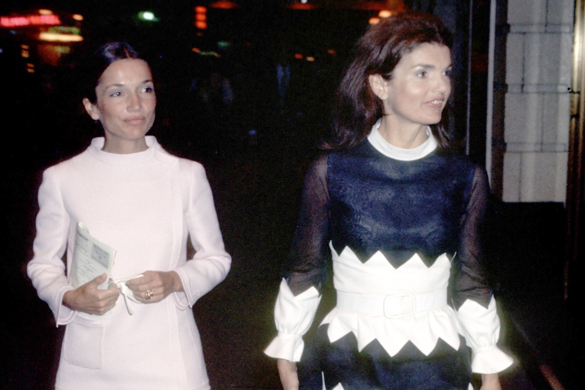 Lee Radziwill and Jackie Onassis (right) at the Alvin Theatre in New York in 1970. Photo: Ron Galella Collection via Getty Images