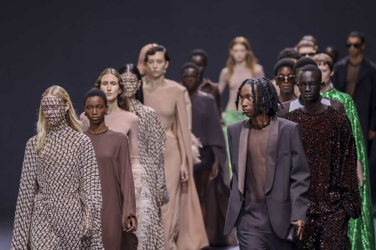 Paris Fashion Week: Valentino's spring/summer 2023 show flaunted bold glitz  and glamour, but celebrities Zendaya, Florence Pugh, Dove Cameron and Naomi  Campbell were left waiting an hour | South China Morning Post