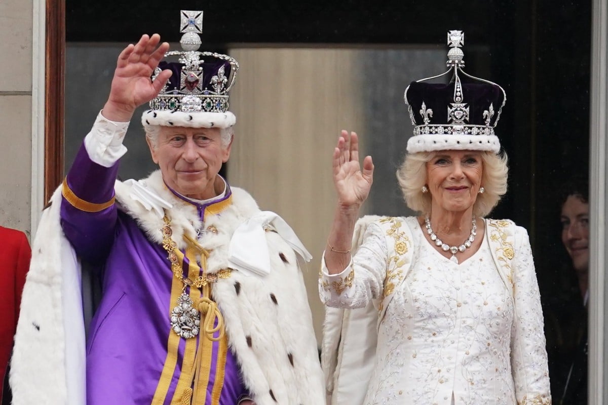 Two Kings đź‘‘ Marching By!