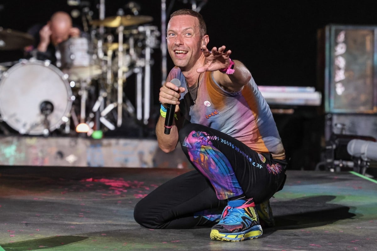 Chris Martin of UK band Coldplay. A Jakarta concert featuring Coldplay has been caught up in a conservative storm as the government attempts to placate Islamists threatening to disrupt the event. Photo: EPA-EFE