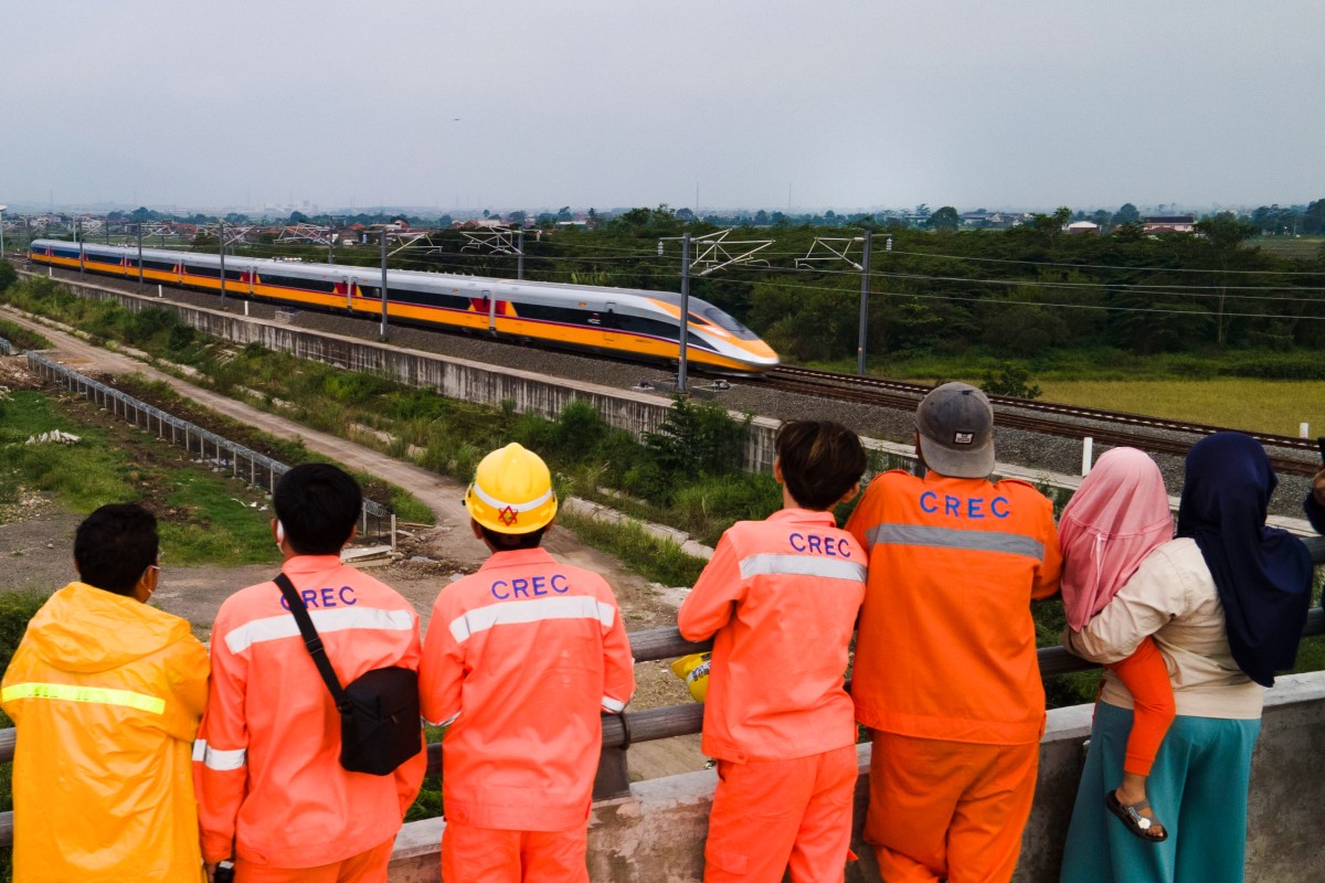 An inspection train runs on Indonesia’s new high-speed railway in November. When will it open to the public? Photo: Xinhua 