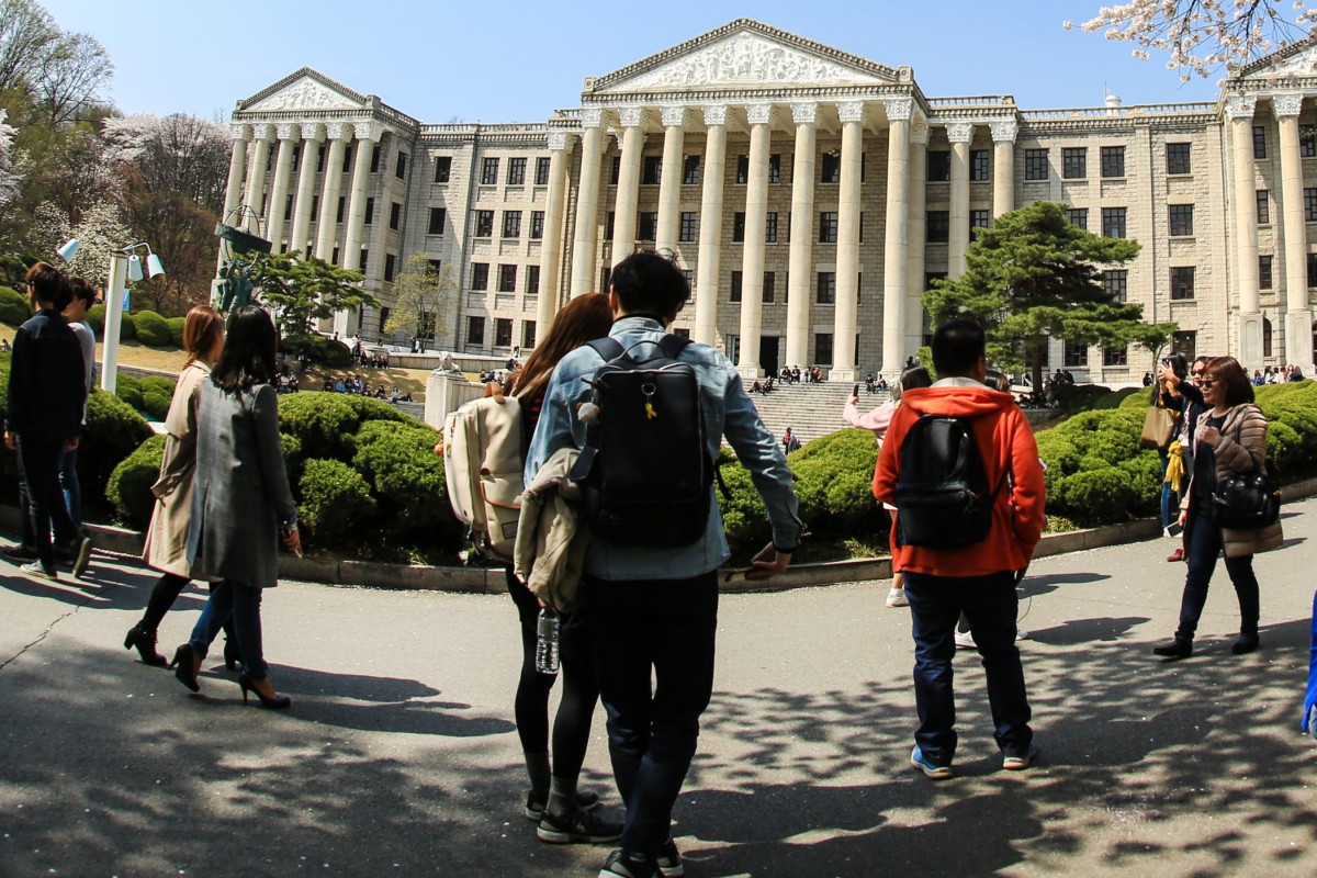 Students in South Korea face intense competition to enter good universities. Photo: Shutterstock 