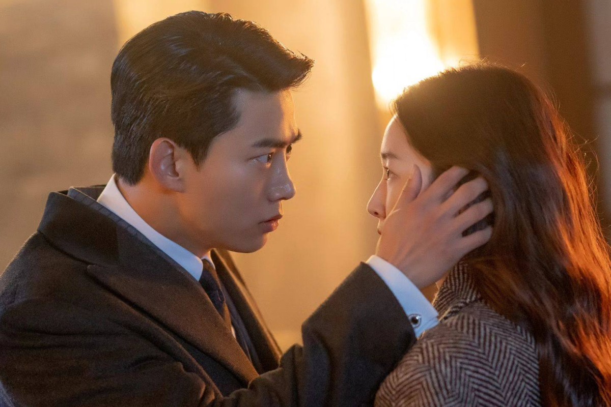 Ok Taec-yeon (left) and Won Ji-an in a still from Heartbeat.