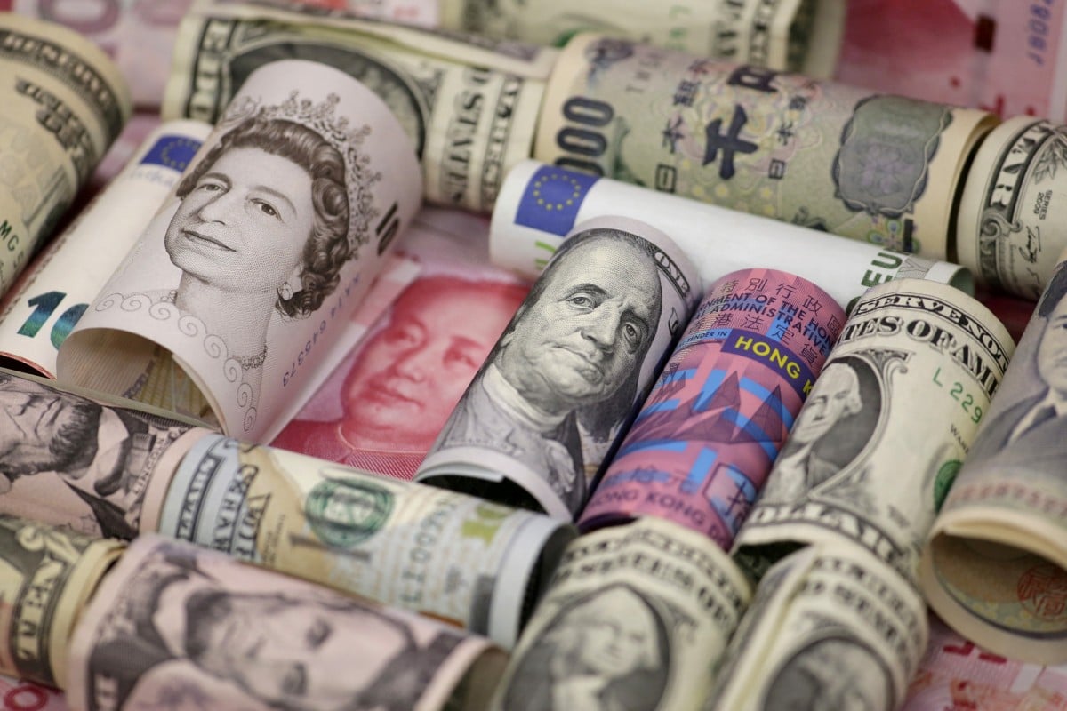 The reserve requirement ratio for foreign-exchange deposits will be cut from 6 to 4 per cent from September 15, the People’s Bank of China said. Photo: Reuters