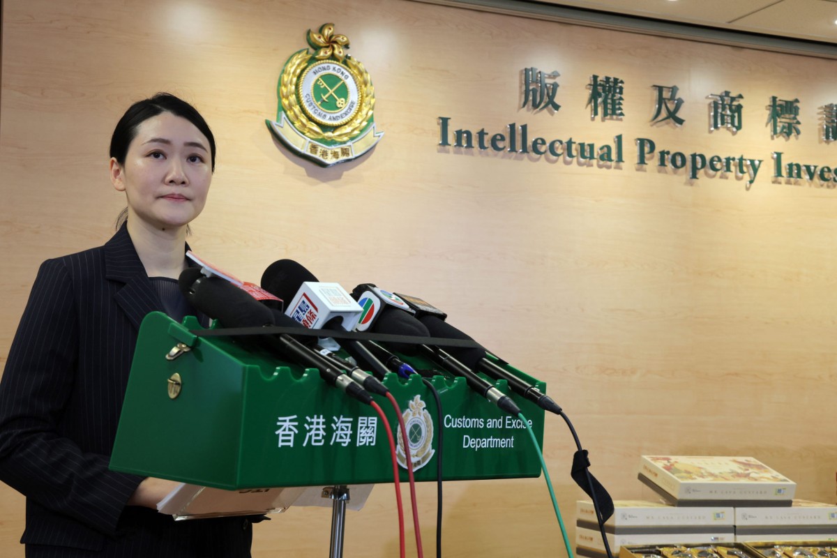 Hong Kong customs seizes bogus mooncake haul with Peninsula Hong Kong customs seizes bogus mooncake haul with Peninsula
