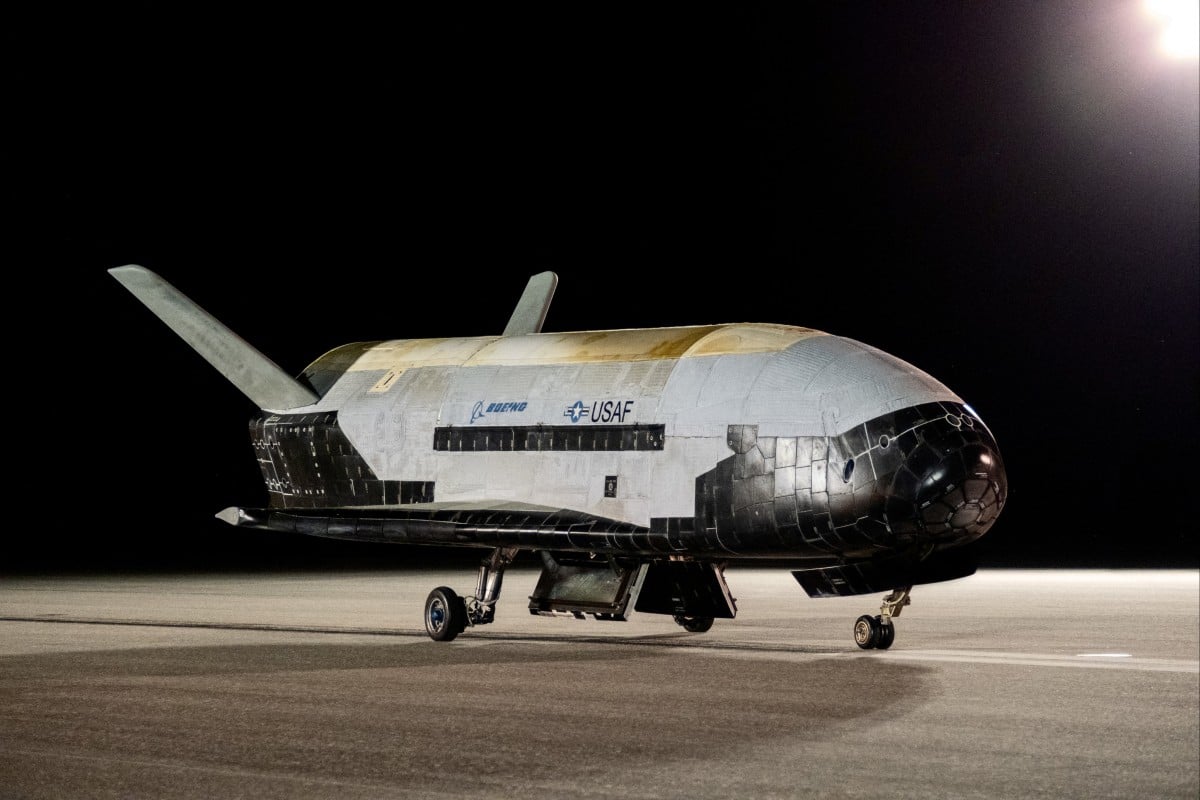 SpaceX pushes back launch of secret US spacecraft, impacting race with China