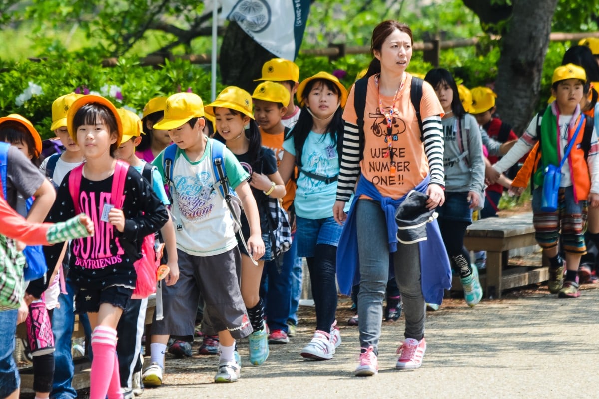 Japanese primary school pupils on a field trip in Osaka. Photo: Shutterstock