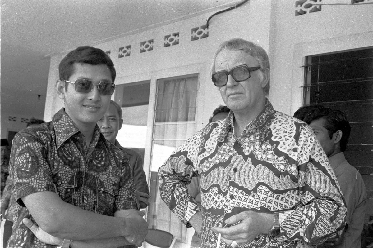 Clive Williams (right) with Sigit Harjojudanto, Suharto’s eldest son, in 1976. Photo: TEMPO/Tuti Kakialatu