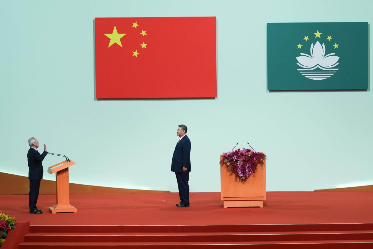 President Xi Jinping swears in Macau Chief Executive Sam Hou-fai. Photo: Eugene Lee