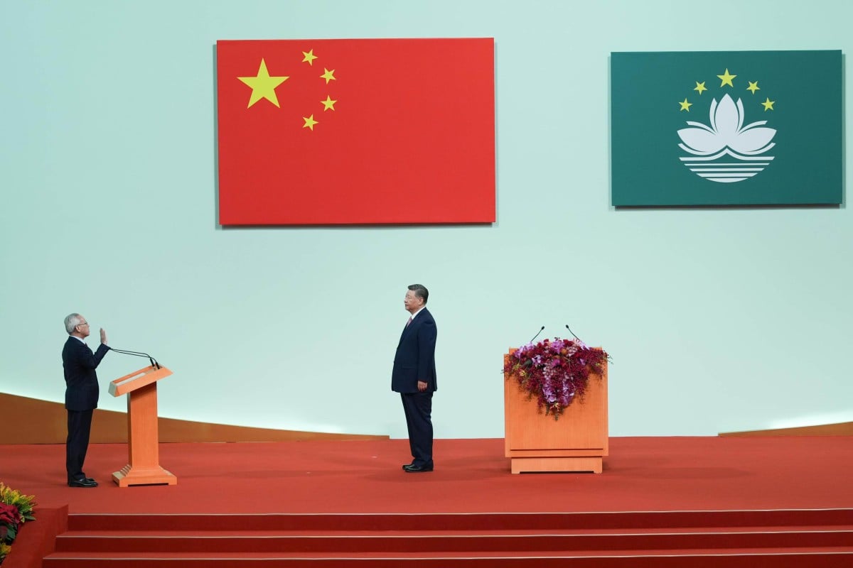 President Xi Jinping swears in Macau Chief Executive Sam Hou-fai. Photo: Eugene Lee