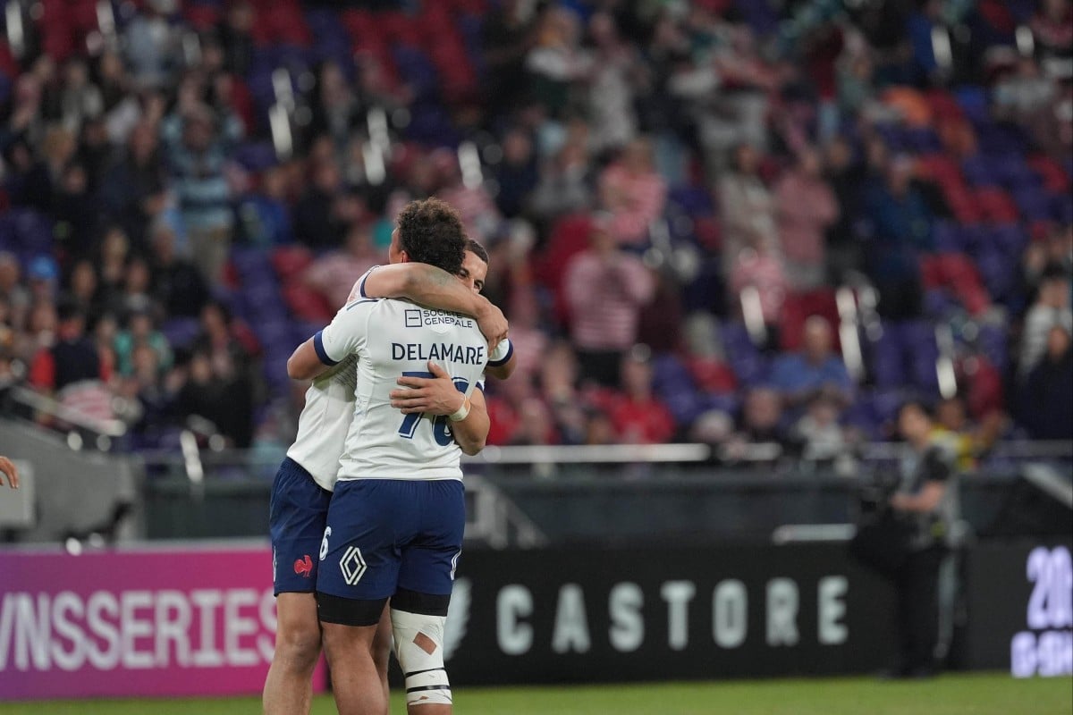 France’s Liam Delamare (right) celebrates with a teammate after the beat New Zealand in the quarter-finals of the Cathay/HSBC Hong Kong Sevens. Photo: Elson Li