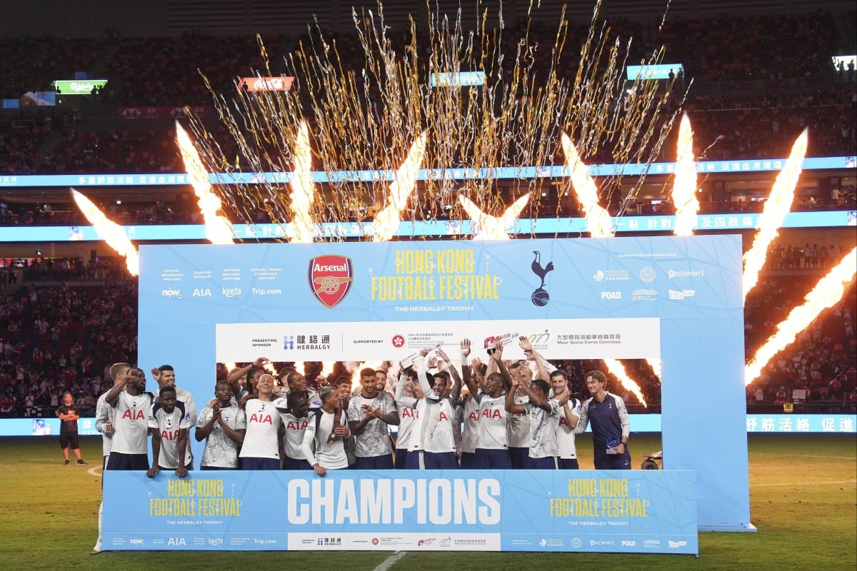 Tottenham players celebrate at Kai Tak Stadium. Photo: Elson Li