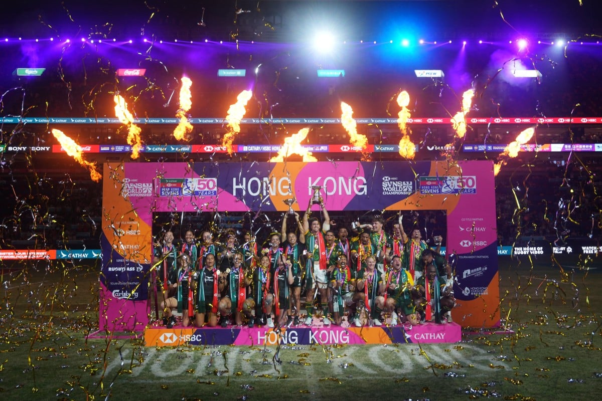 South Africa and New Zealand players celebrate winning the Hong Kong Sevens. Photo: Sam Tsang