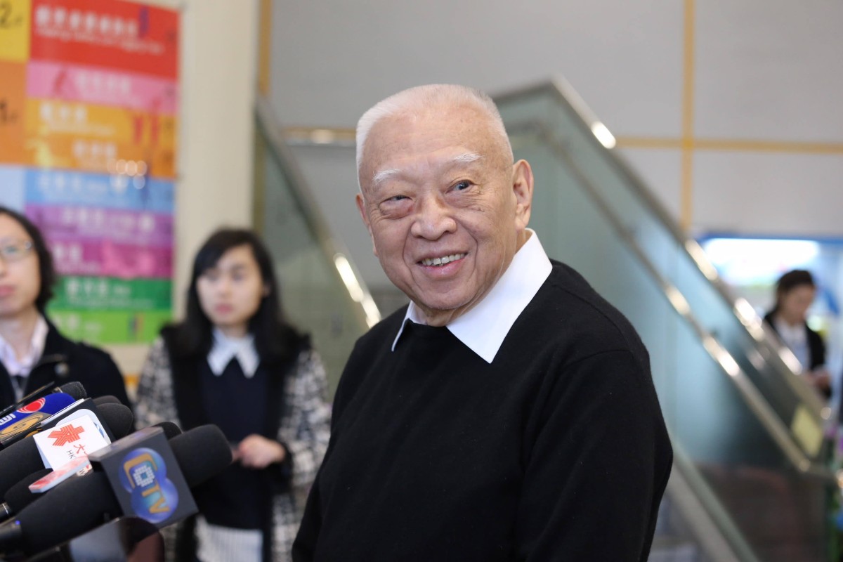 董建華擔任香港特首的任務史無前例