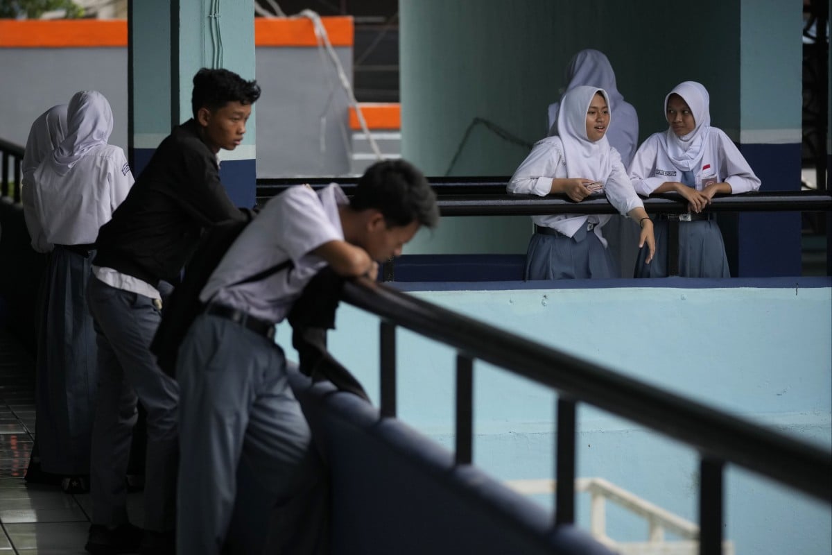 印尼擬推動公立學校免費教育,專家質疑資金來源與教育品質