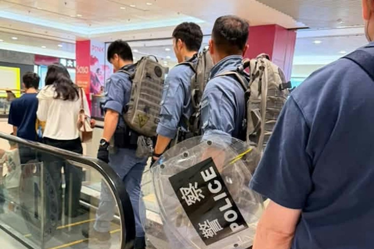 黃大仙住宅單位遭警方包圍，據報有女子攜帶刀械出沒