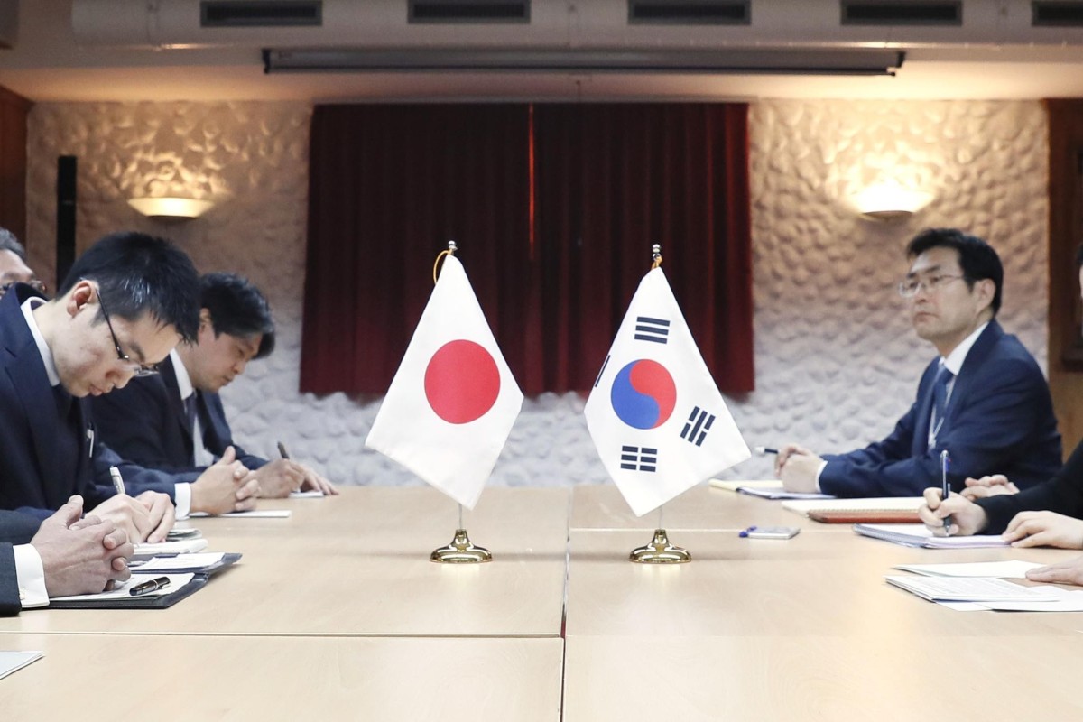 Hopes are fading for a breakthrough in Japan-South Korea relations at the Shangri-La Dialogue in Singapore. Photo: Kyodo