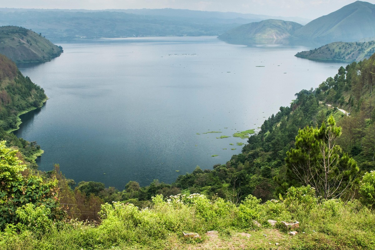 Powerful earthquake strikes Indonesia  s Sumatra  Java  