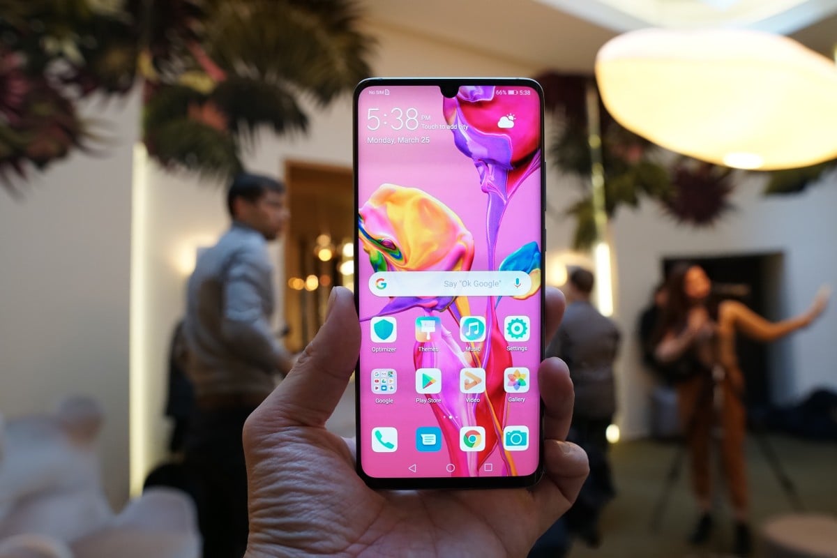 The flagship Huawei P30 Pro handset. The Chinese smartphone maker shipped the second highest number of handsets, after Samsung, in the second quarter, and the five leading Chinese smartphone brands had a combined 42 per cent market share. Oppo pushed Apples iPhone into fourth place. Photo: Ben Sin