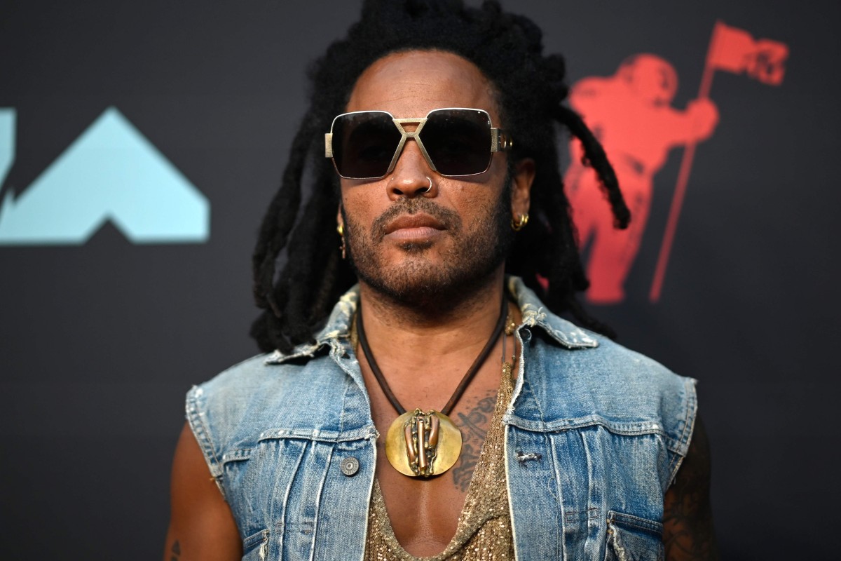 Lenny Kravitz rocks double denim on the red carpet at the MTV Video ...