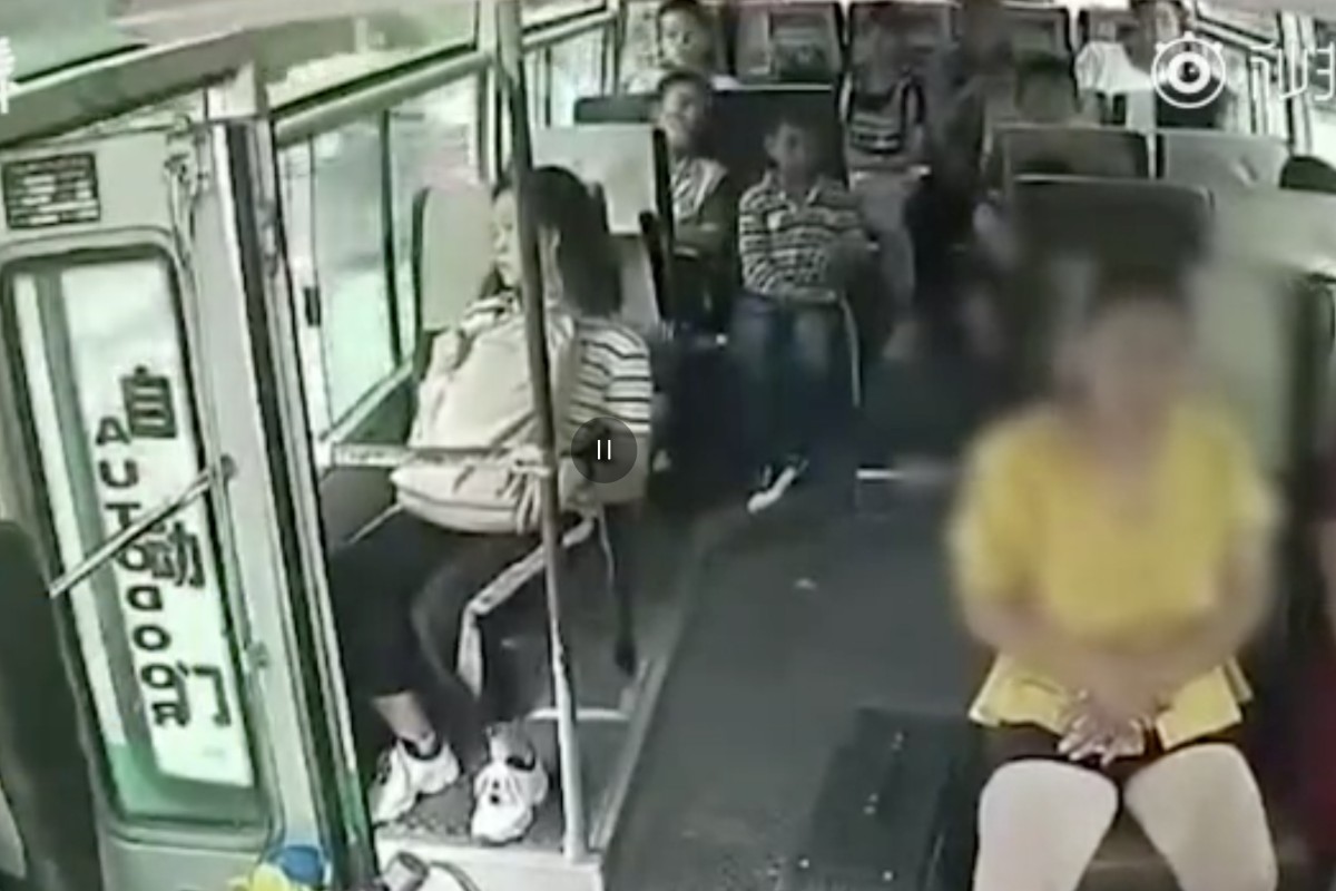 Safety questions after woman dies stepping off moving bus in China CHINDIA ALERT Youll be living in their world, very soon imagen imagen