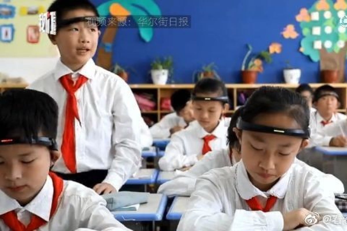 Pupils wearing the BrainCo in class. Photo: Weibo Pupils wearing the BrainCo in class. Photo: Weibo