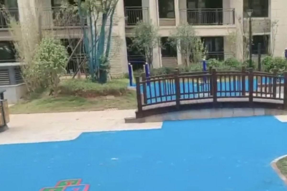 Pembeli Rumah Dijanjikan Pemandangan Taman Lengkap Dengan Kolam Pembeli Rumah Dijanjikan Pemandangan Taman Lengkap Dengan Kolam