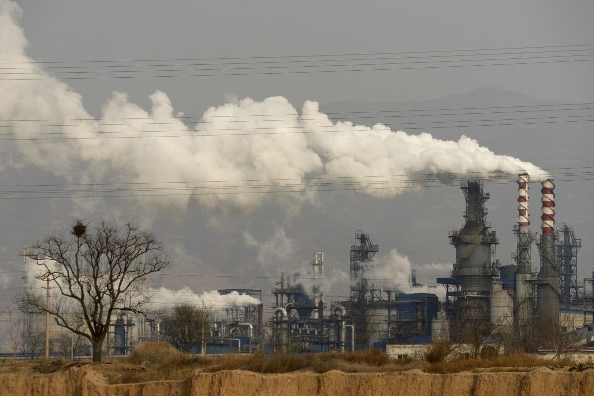 China now accounts for around 30 per cent of the world’s carbon emissions. Photo: AP