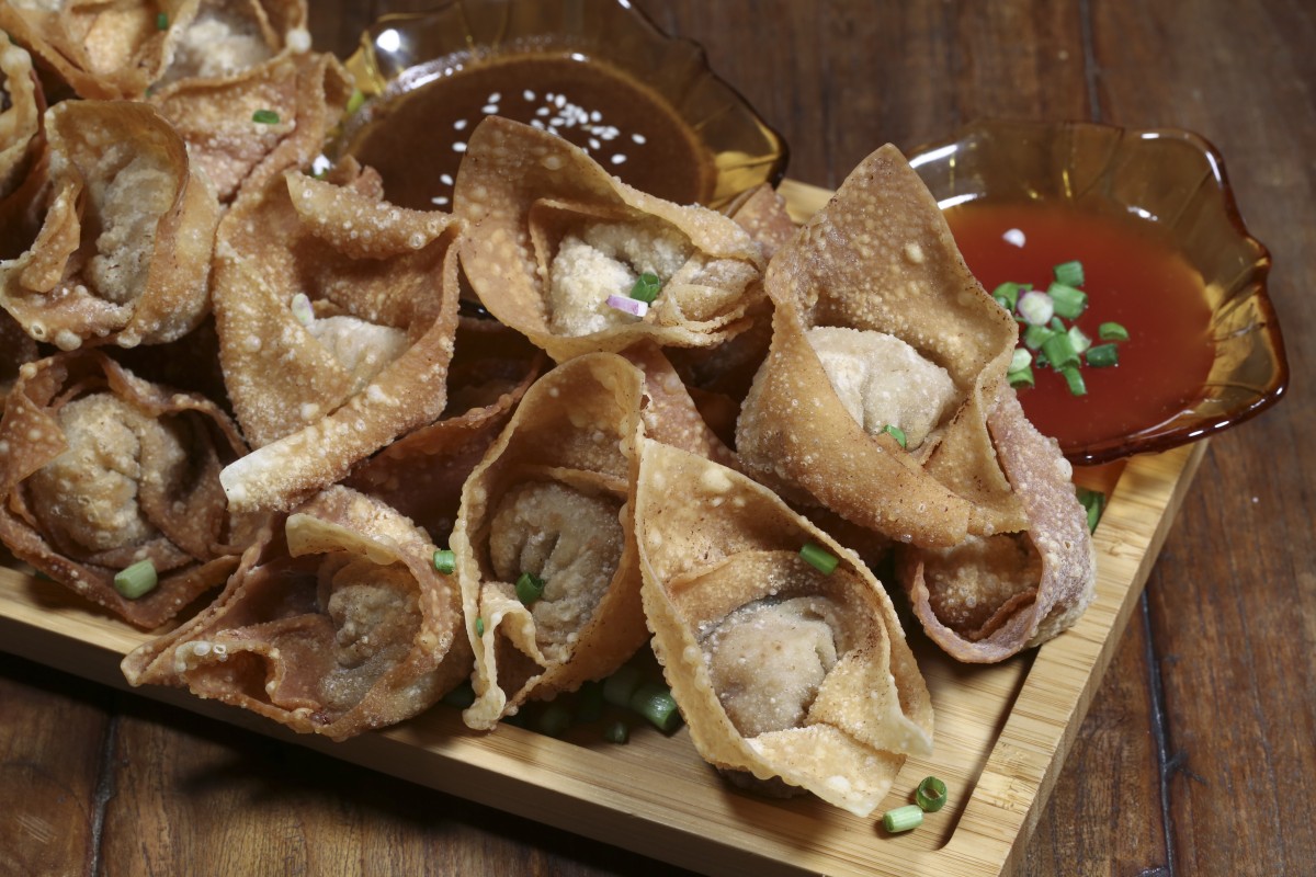 How to make fried wontons with sweetandsour sauce a guaranteed