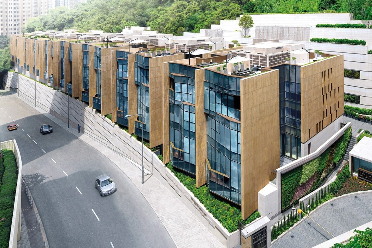 23-39 Blue Pool Road, by Hang Lung Properties, offers 18 semi-detached houses.
