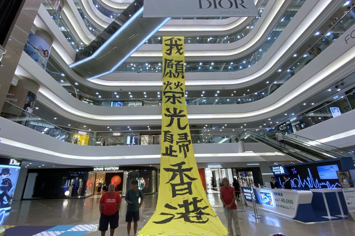 Louis Vuitton plans to close Hong Kong 