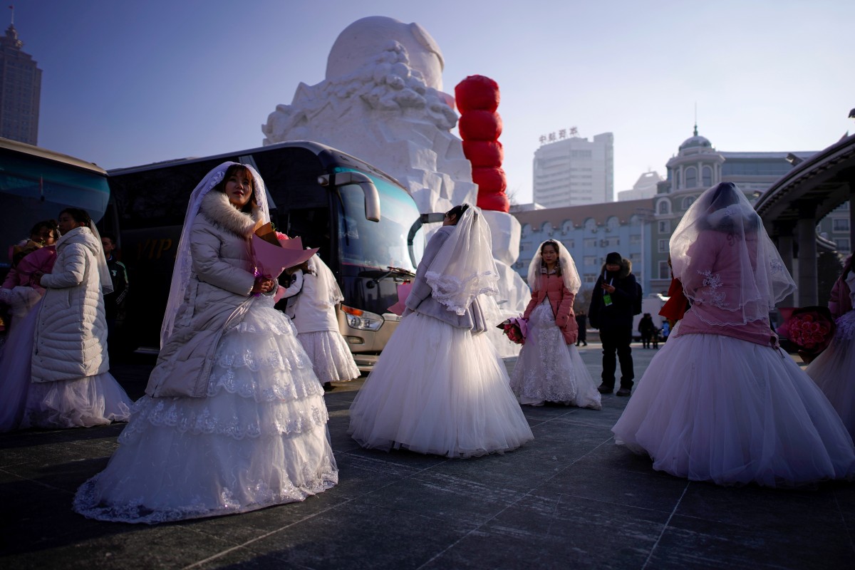 China S Ice Festival Features Mass Snow Wedding And Crystal Towers South China Morning Post